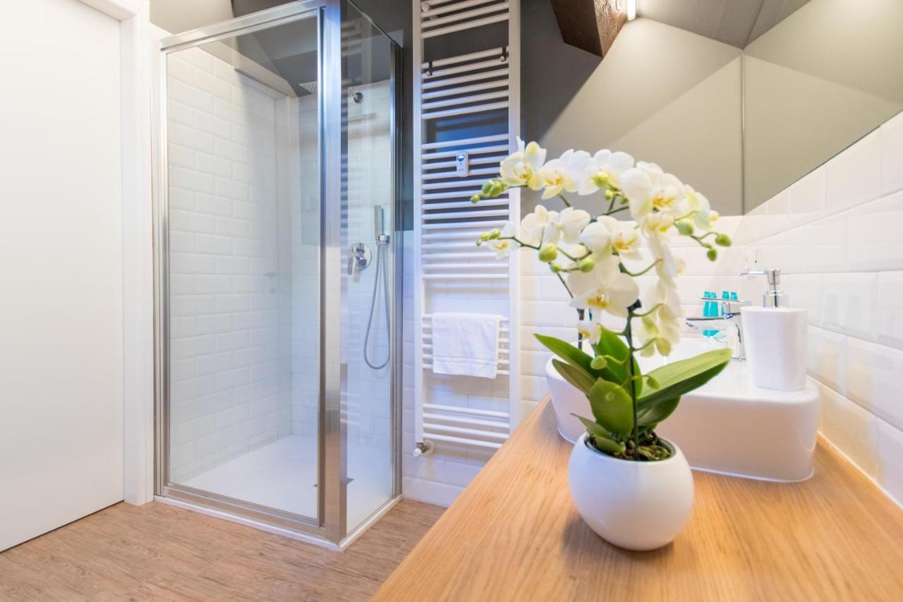 Aqualago Casa Vacanze Suite Verbania Ngoại thất bức ảnh