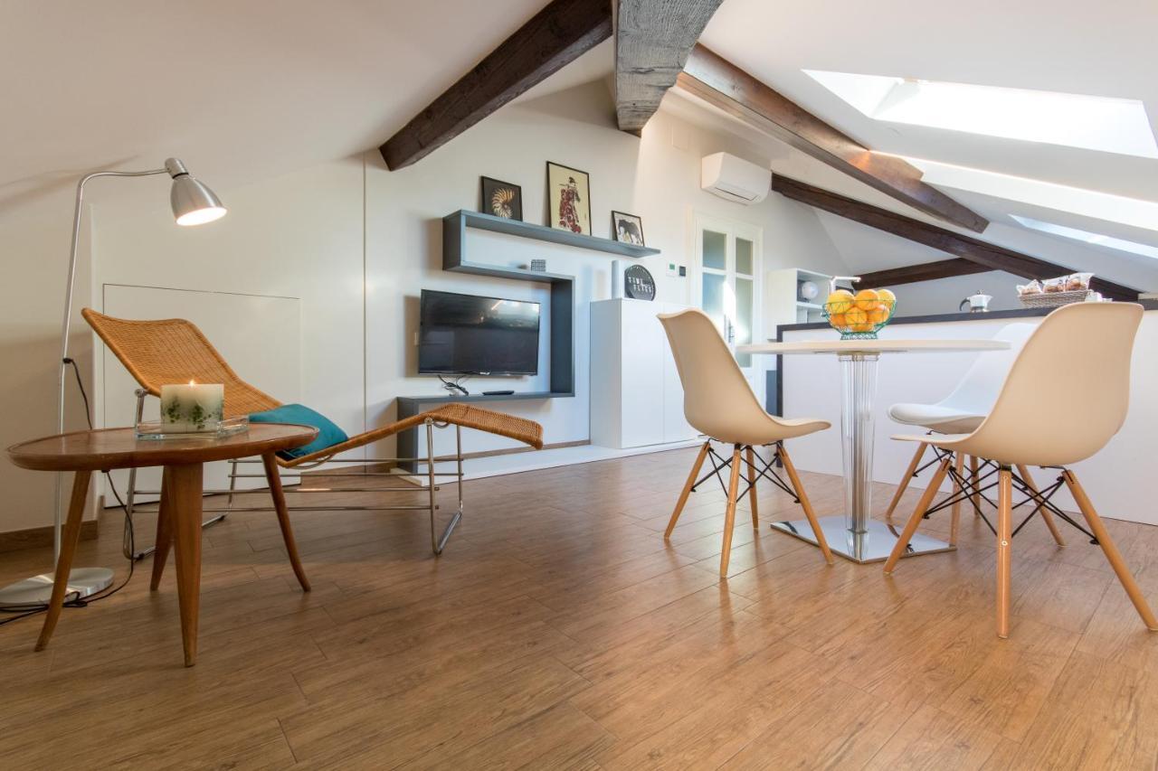 Aqualago Casa Vacanze Suite Verbania Ngoại thất bức ảnh